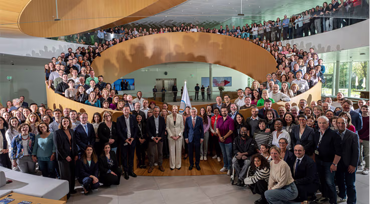 Kirsty Coventry warmly received by IOC staff at Olympic House in Switzerland